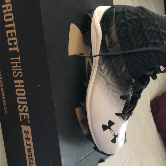 Cleats - Picture 1 of 2